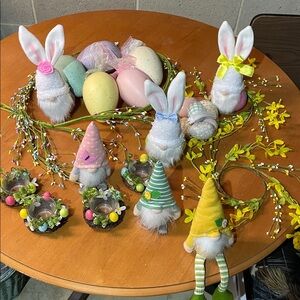 Colorful 18 Piece Easter Bunny Decor Set
